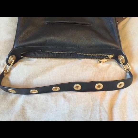 Great condition
Comes with dust bag
Purchased at Holt Renfrew brand new - Picture 4 of 10